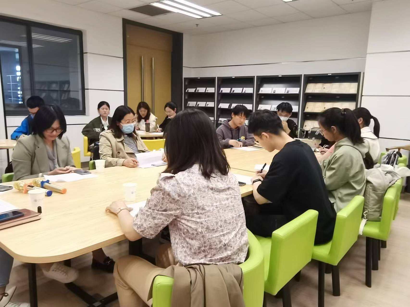 五位金融女博士与读者畅聊四维课堂